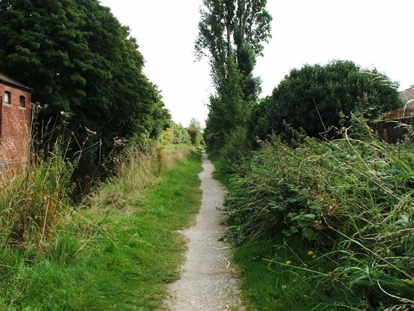 Image, UK, England, Bassetlaw, the East direction on a Cuckoo Way in Worksop